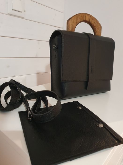 Geanta piele cu maner din lemn Szász Zsuzsa, NOUA