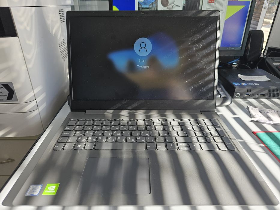 Лаптоп LENOVO V15-IKB, 15.6" FHD, Intel® Core™ i3-8130U, RAM 8GB, SSD 256GB Nvme, Iron Grey, Windows 11 Pro, Office пакет