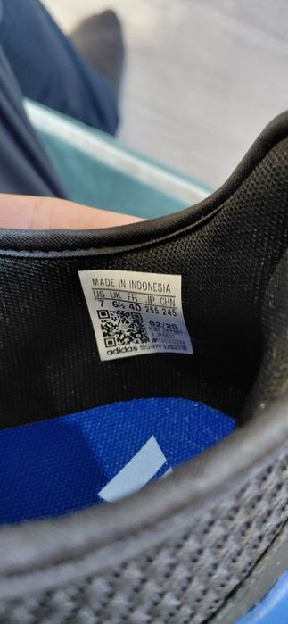Продам кроссовки Adidas