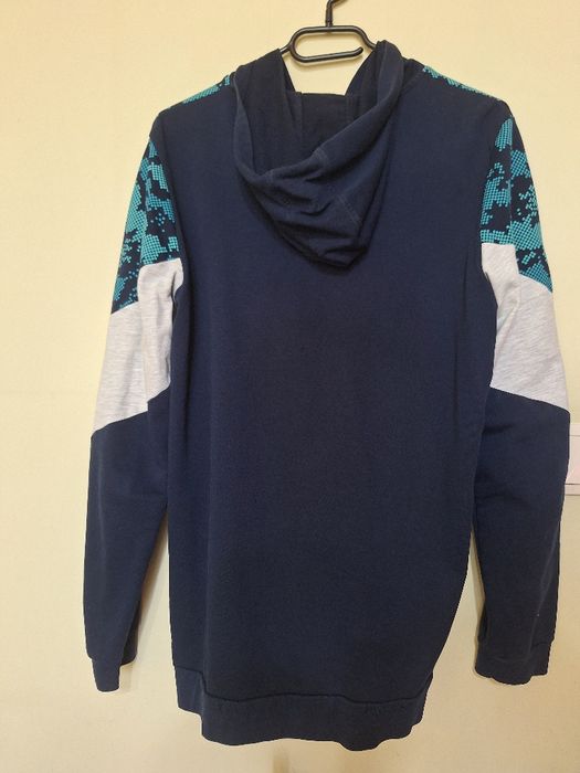 Стилен мъжки сиучер с цип и качулка Продава се СЕГА!!