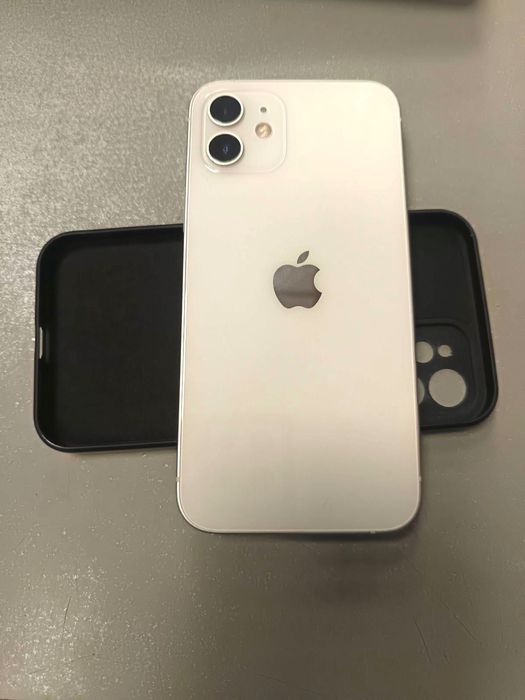 iPhone 12 64 GB .