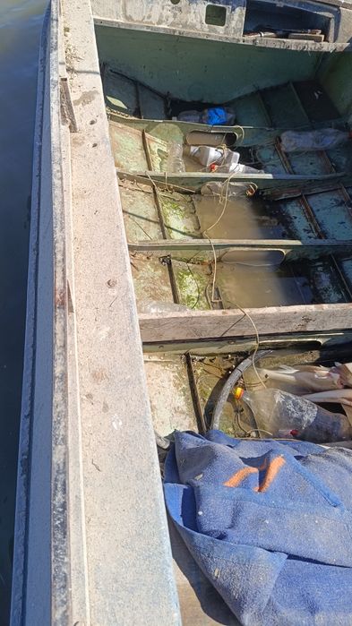 Лодка с мотором  продам