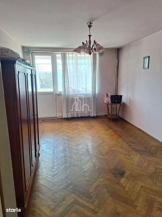Apartament 3 camere, Etaj intermediar, Dambu