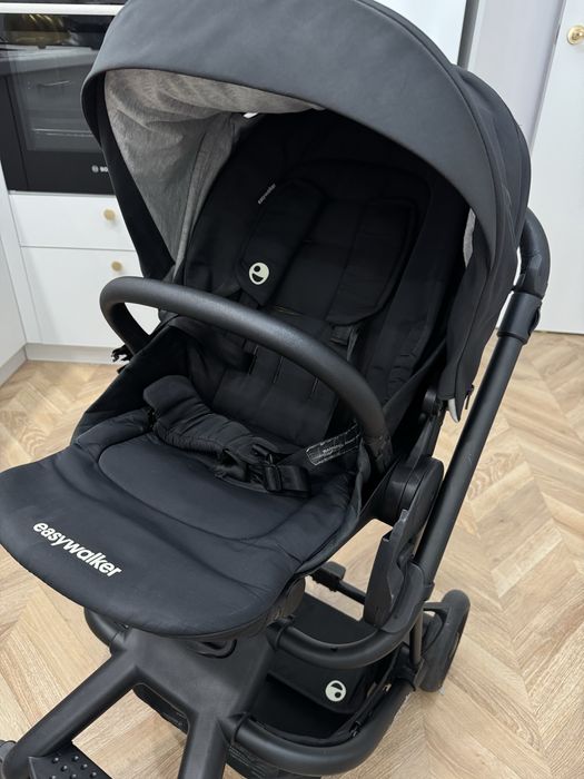 2 в 1 easywalker charley 2 в черном цвете