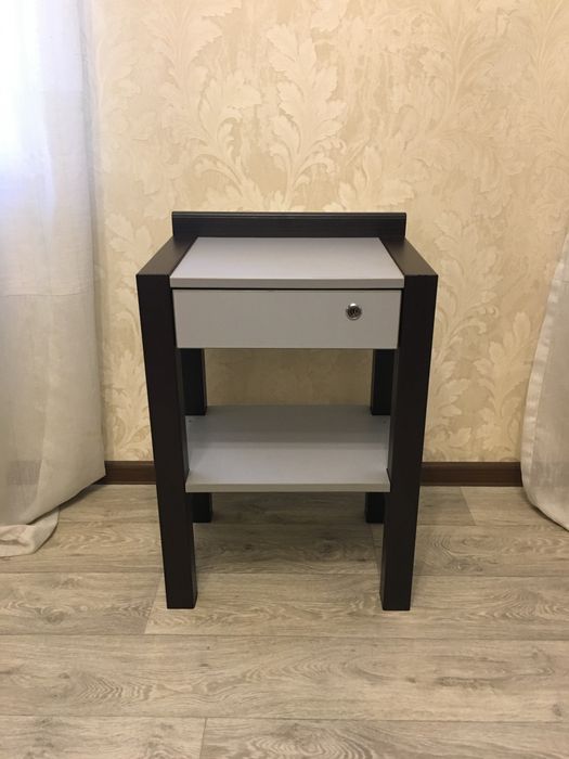 Продам тумбочку металл