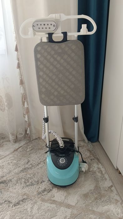 Продам паровой утюг.