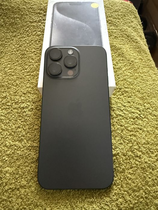 Продам Айфон 15 про мах