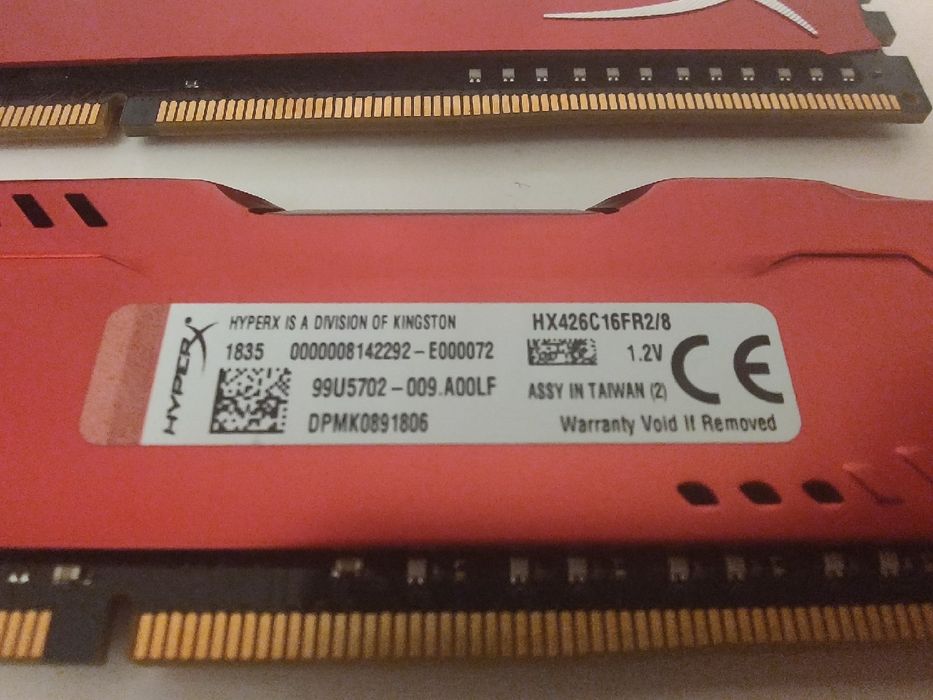 Kingston HyperX Fury 16 GB 
Kit 16GB (2x8GB) DDR4