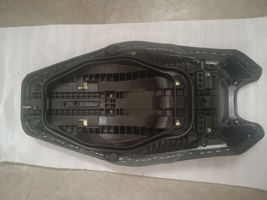 Седалка за HONDA X-ADV 750 / X ADV 750