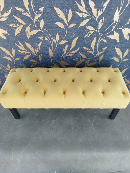 Vând bancheta , băncuță din catifea model Chesterfield
