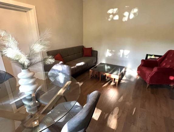 Дава се под наем Тристаен апартамент в Пловдив, Център - 75 кв.м за 650 € - Снимка #1