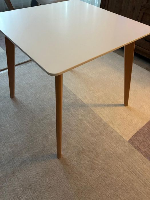 Masa DECLAN II din MDF alb, lemn de fag 80x80xH75cm
