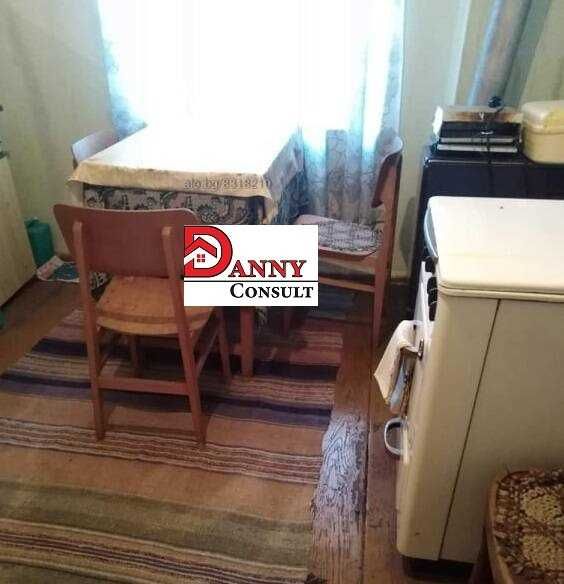 Двуетажна къща с двор и гараж в гр. Павликени