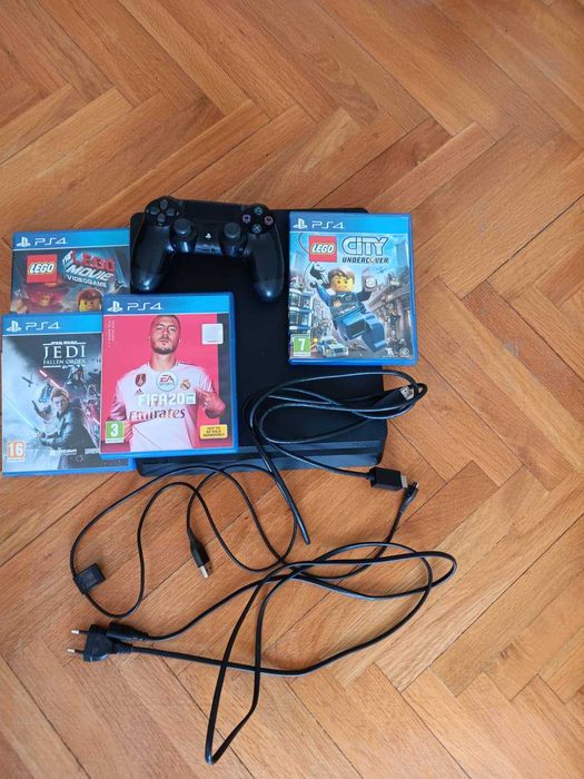 Play Station 4, 1 TB, един контролер, 4 игри, в отлично състояние