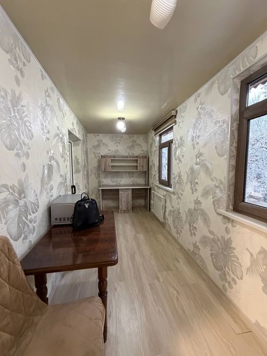 Продаётся! Чилзар-23 кв,1/3/5-балкон 2х6, кирпич, 42 кв²