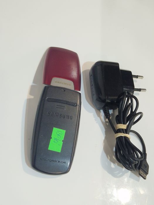 Telefon cu clapeta perfect funcțional
