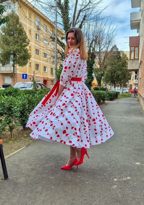 Rochie midi cu maci