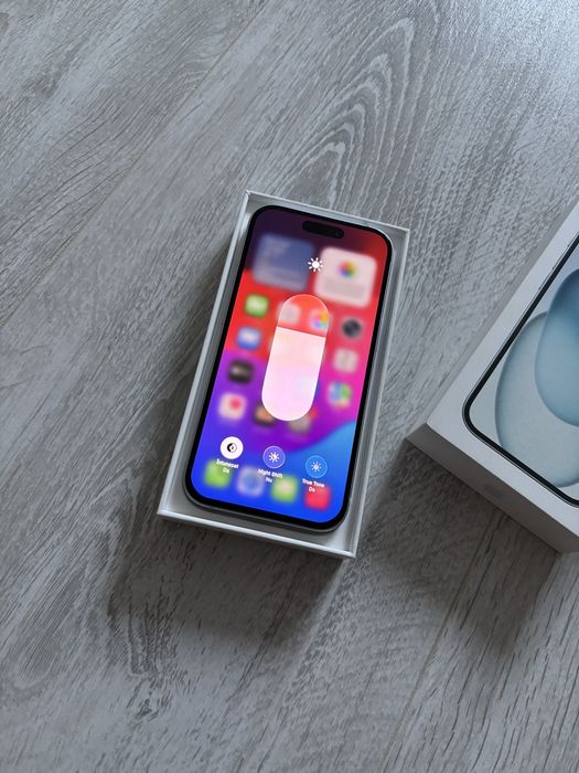 Vand iPhone 15 128gb 100% ca NOU