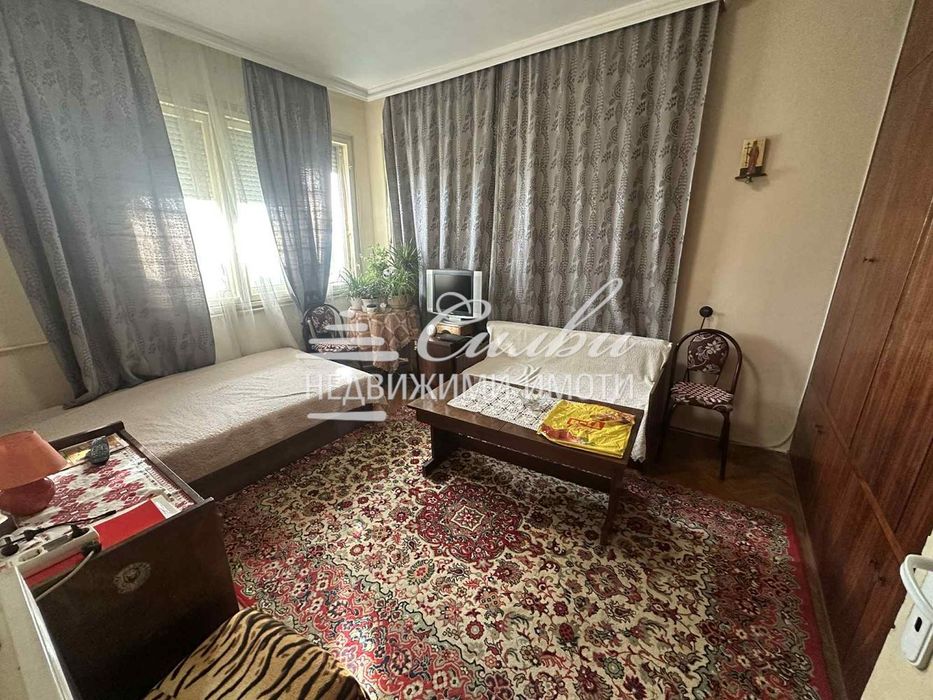 Продава се Двустаен апартамент в Шумен, Добруджански - 60 кв.м за 1148 €/кв.м - Снимка #1