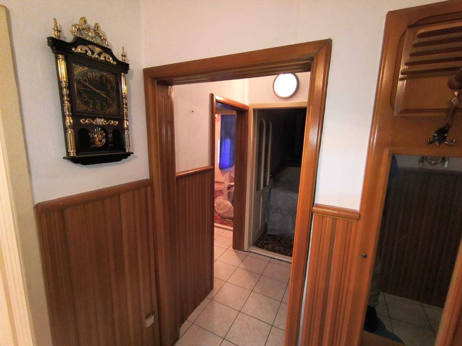 Apartament 3 camere, 2 balcoane ,vis-a-vis de koktail Rive.