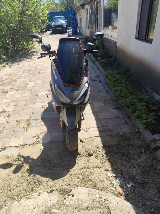 Продам скутер 180 кубов