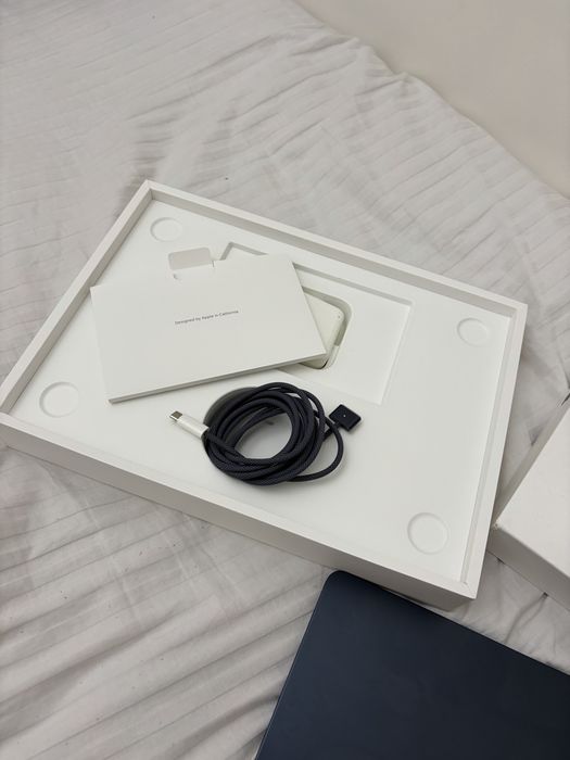 Macbook air m2 16/256