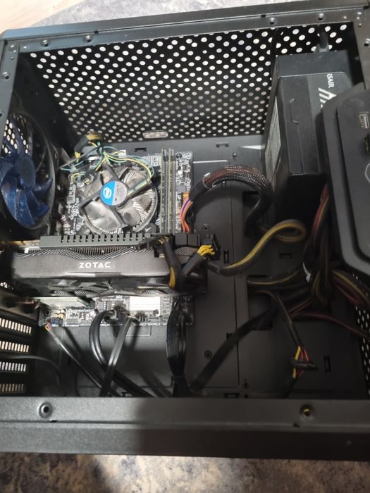 Pc gaming i5-7500 ,gtx 960 2 g 128biti ssd 120 gb +  cadou un monitor samsung