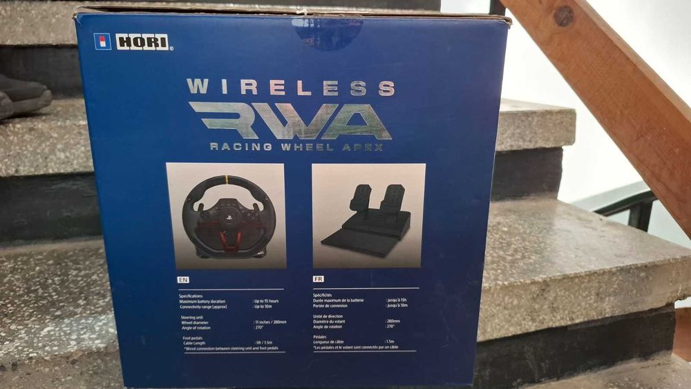 Волан с педали за PS4 и Kомпютър - Hori Racing wheel Wireless RWA – като нов!