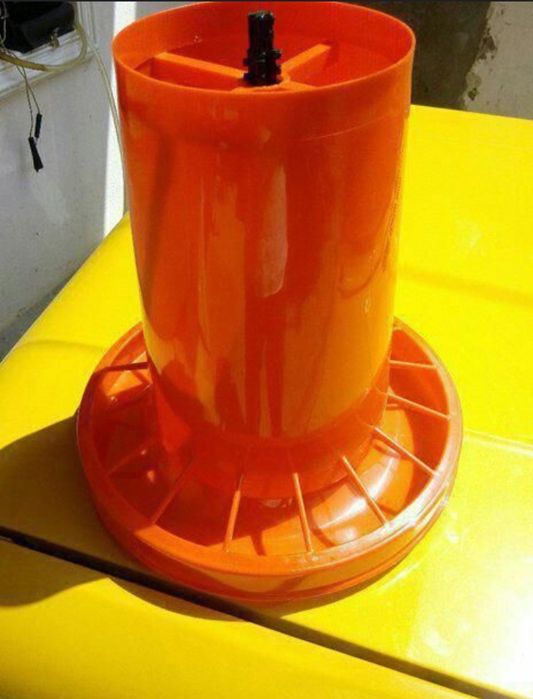 Кормушка для бройлер.