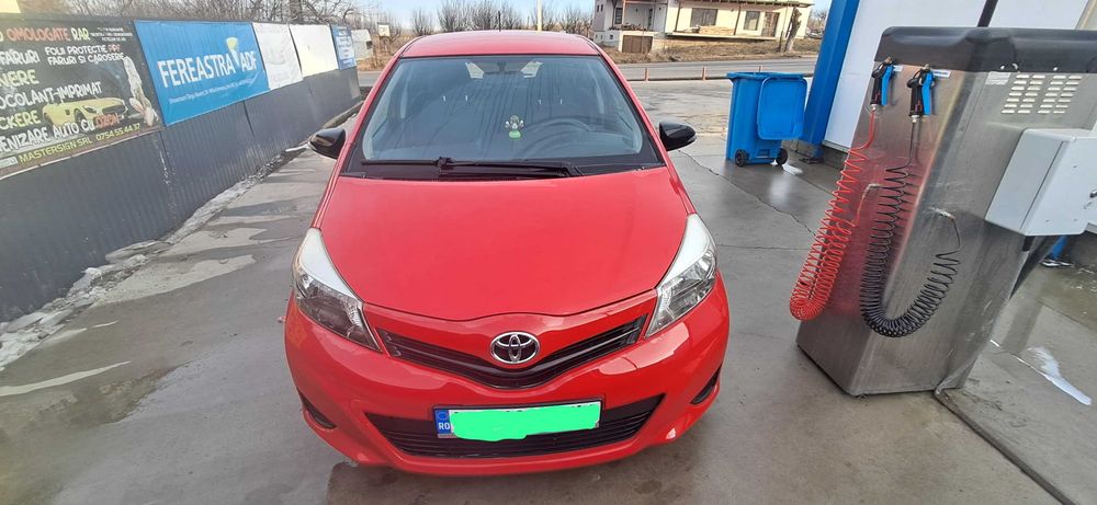 Toyota Yaris anul 2012