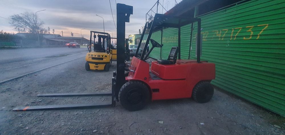 Погрузчик вилочный Балканкар