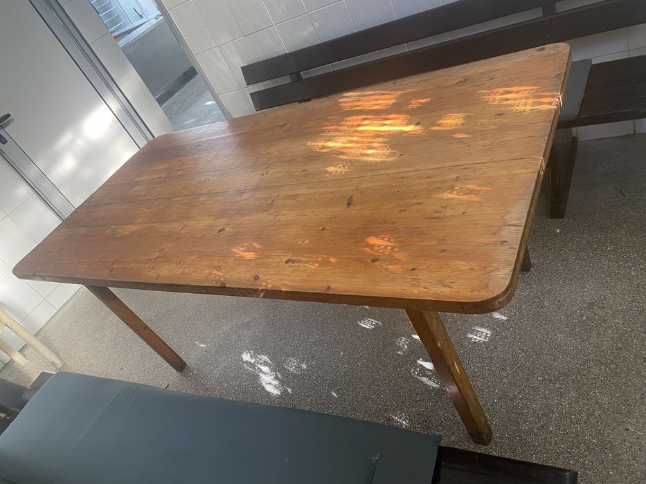 Трапезна масa  - Масив