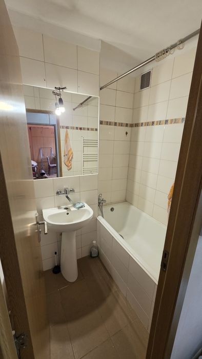 Vand Apartament  cu 1 camera si balcon