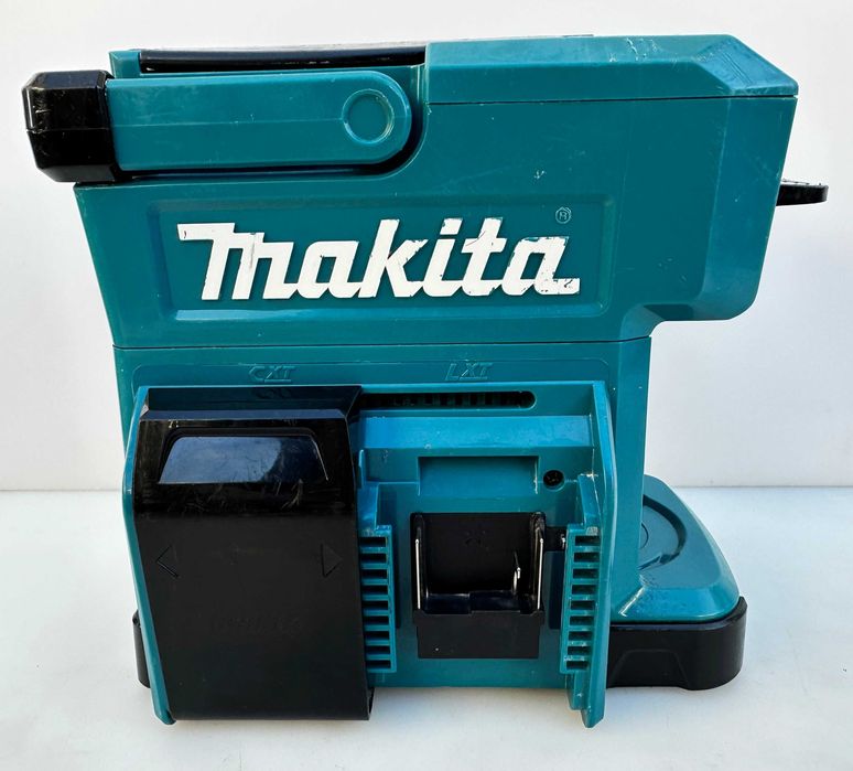 Makita DCM501 - Акумулаторна кафемашина