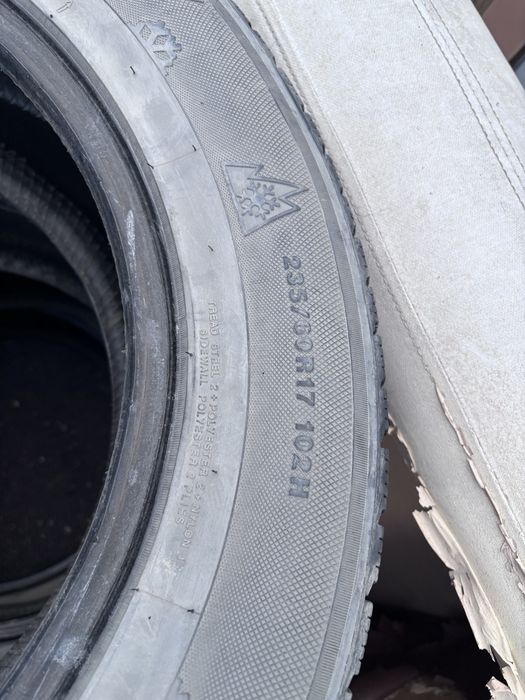Резина липучка 235.60r17