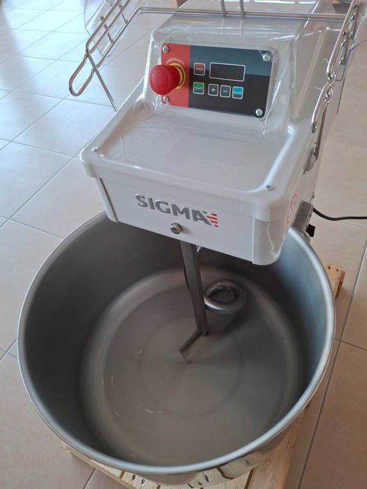 Спирален миксер SIGMA Tauro 40кг, с дигитално управление