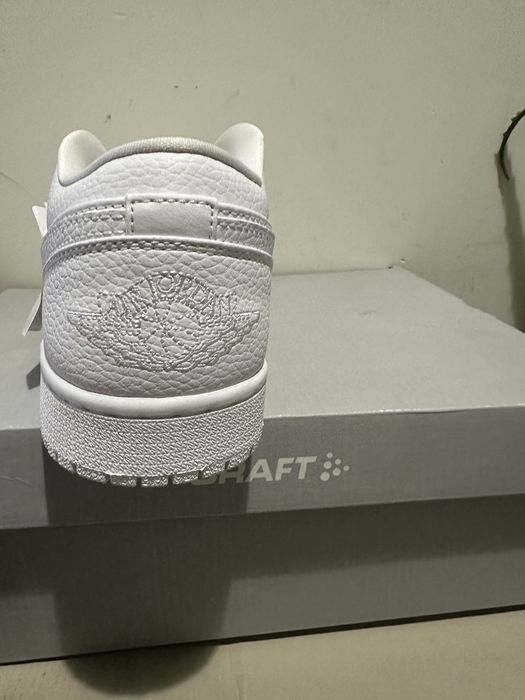 Nike Air Jordan 1 Low "Triple White" 43 номер