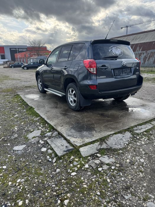 Продавам Toyta RAV 4