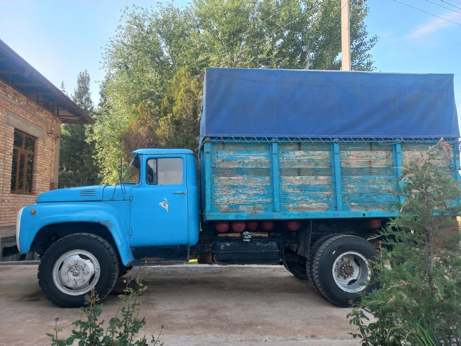 Зил 130 сотилади