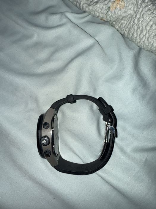 продам часы royal oak off shore