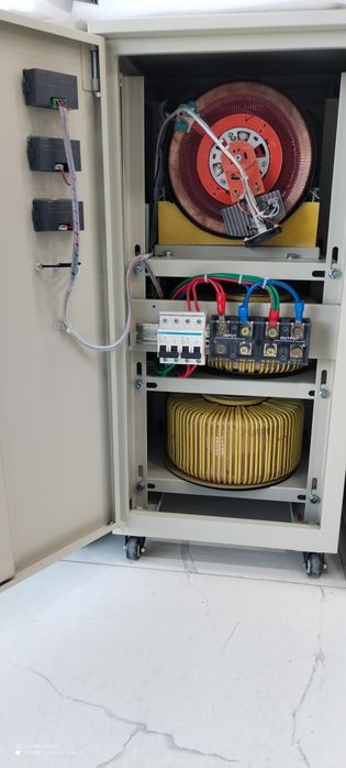 Stabilizator Andeli 15000 VA