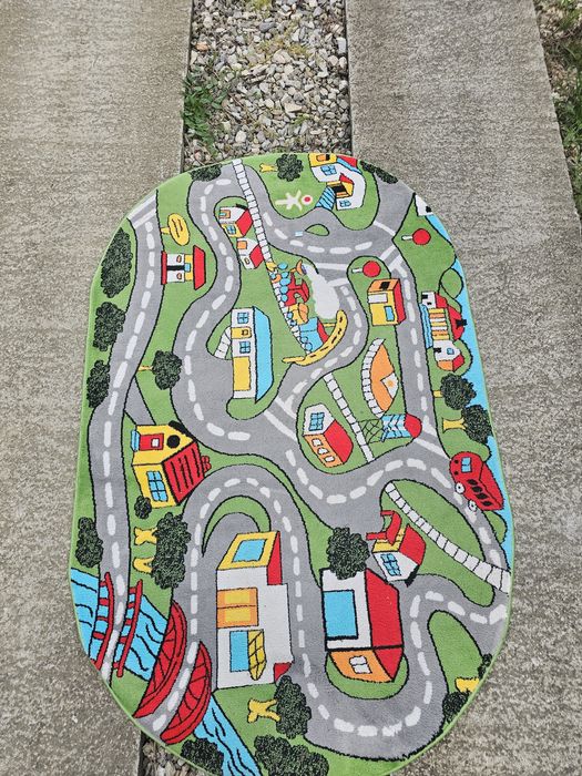 Vand covoras camera copil