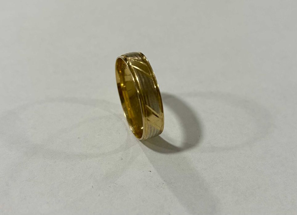 Златен пръстен 2.9 грама 14 карата