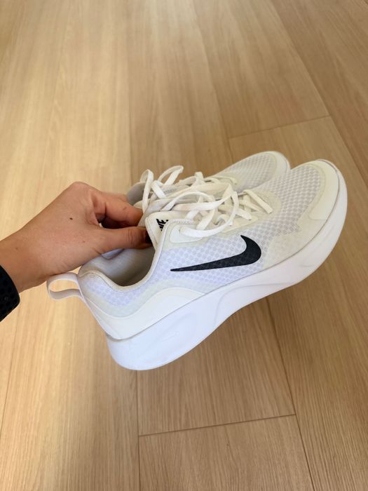 Нови маратонки NIKE