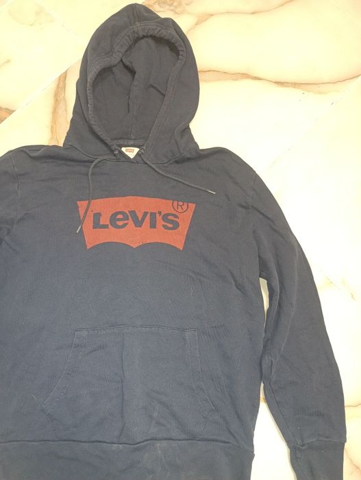 Levis суичър M - 15 лв