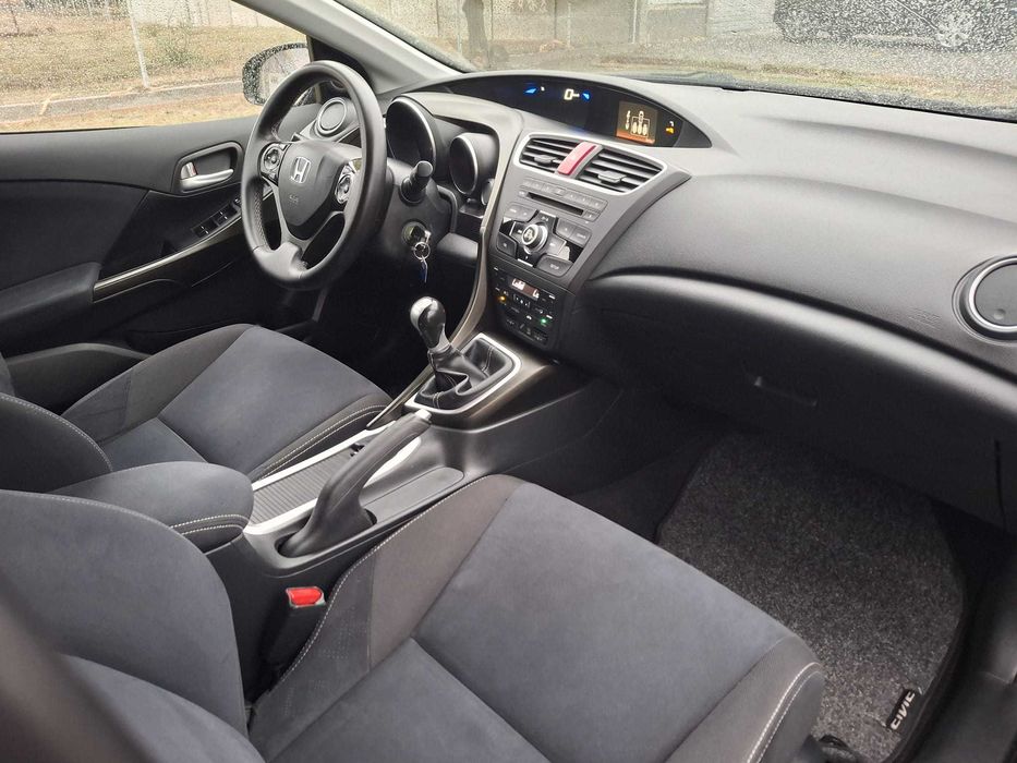 Honda Civic - 1.6 i-DTEC / LED / Scaune incalzite / Camera mers inapoi / Senzori F+S