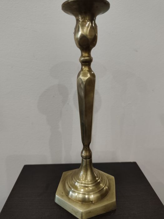 Старинен масивен свещник от лят бронз/месинг – 23 см