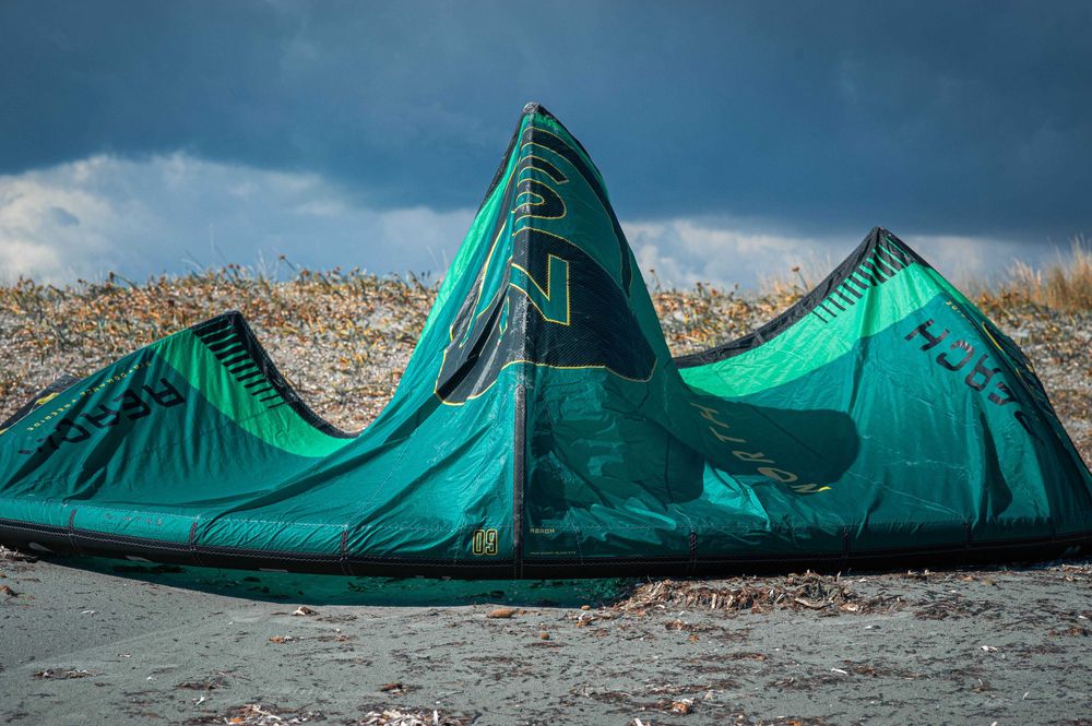 РАЗПРОДАЖБА на различни модели кайтове North 2023 и 2024 година