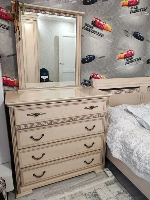 Спальный гарнитур