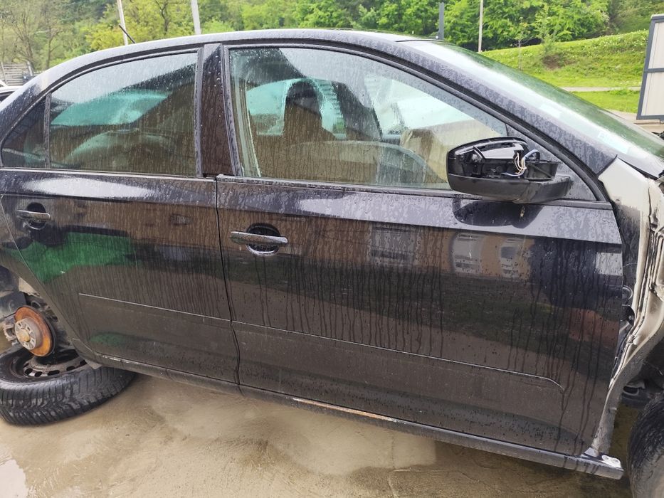 Ușa stânga față stânga spate ușa dreapta față dreapta spate Skoda rapid cod culoare LF9R